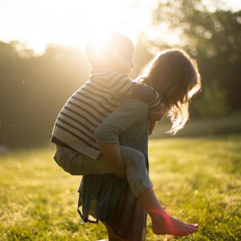 kinderen buiten spelen